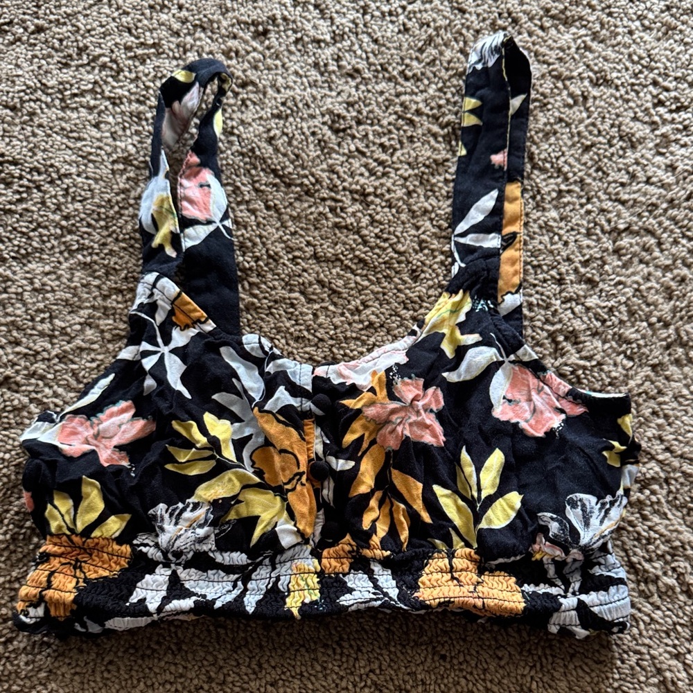 Floral Roxy outer banks top